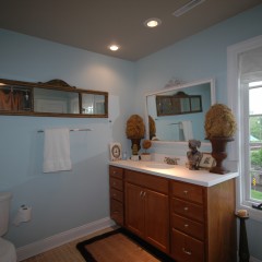 Deer Creek House – Blue Bathroom